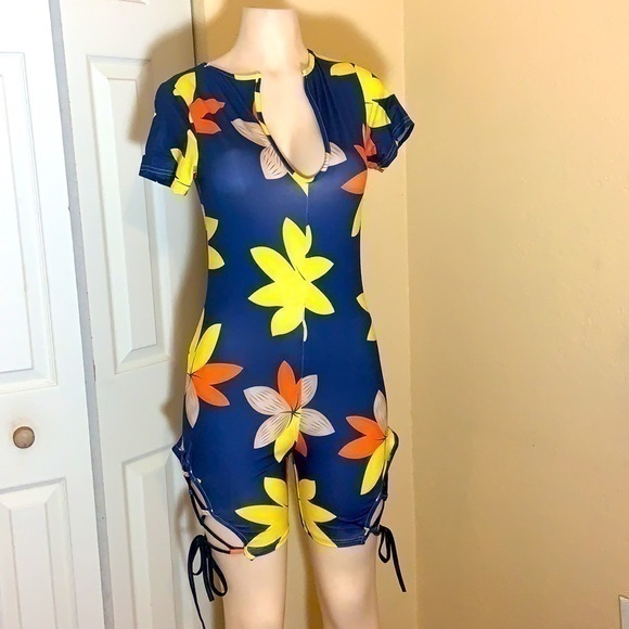 Shop onesie Romper - Picture 4 of 6